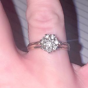 10kt Solid Gold Vintage Diamond Ring